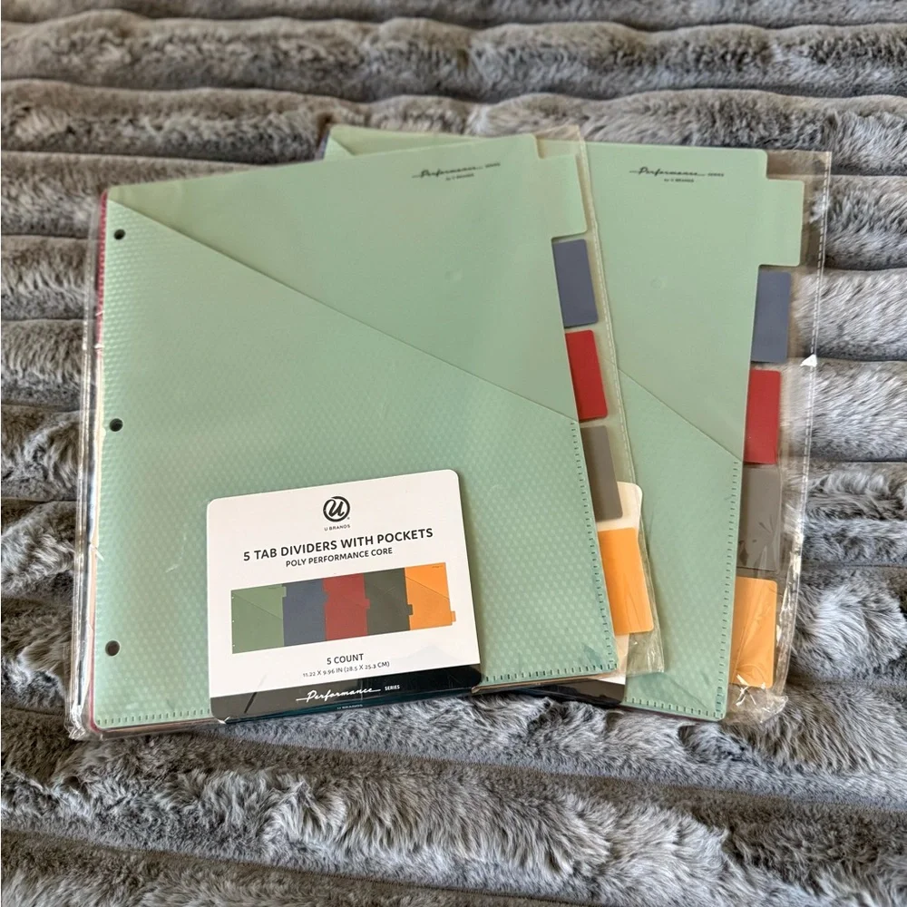 Tab Dividers with Pockets (5 count). Poly Performance Core.